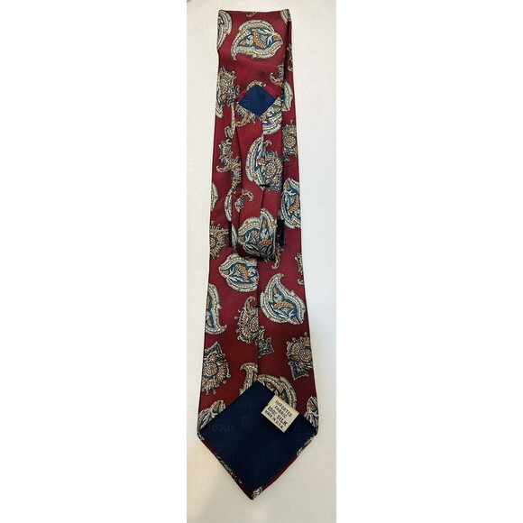 LIBERTY OF LONDON 100% Silk Tie Red Blue Paisley Necktie Made In USA - Picture 7 of 10